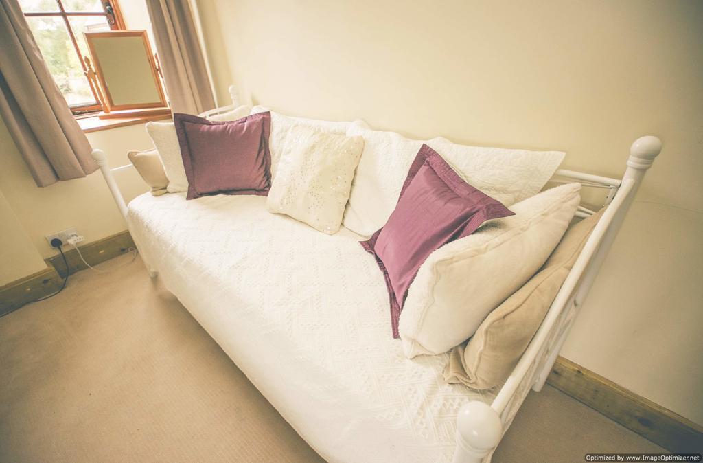 Weycroft Mill House Bed And Breakfast 阿克斯明斯特 客房 照片