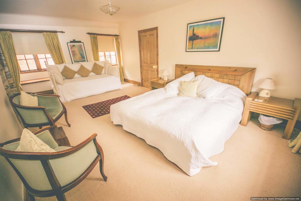 Weycroft Mill House Bed And Breakfast 阿克斯明斯特 客房 照片