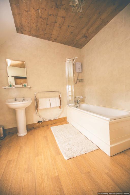 Weycroft Mill House Bed And Breakfast 阿克斯明斯特 客房 照片