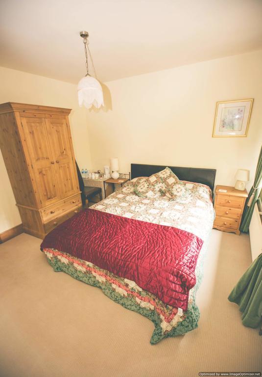 Weycroft Mill House Bed And Breakfast 阿克斯明斯特 客房 照片